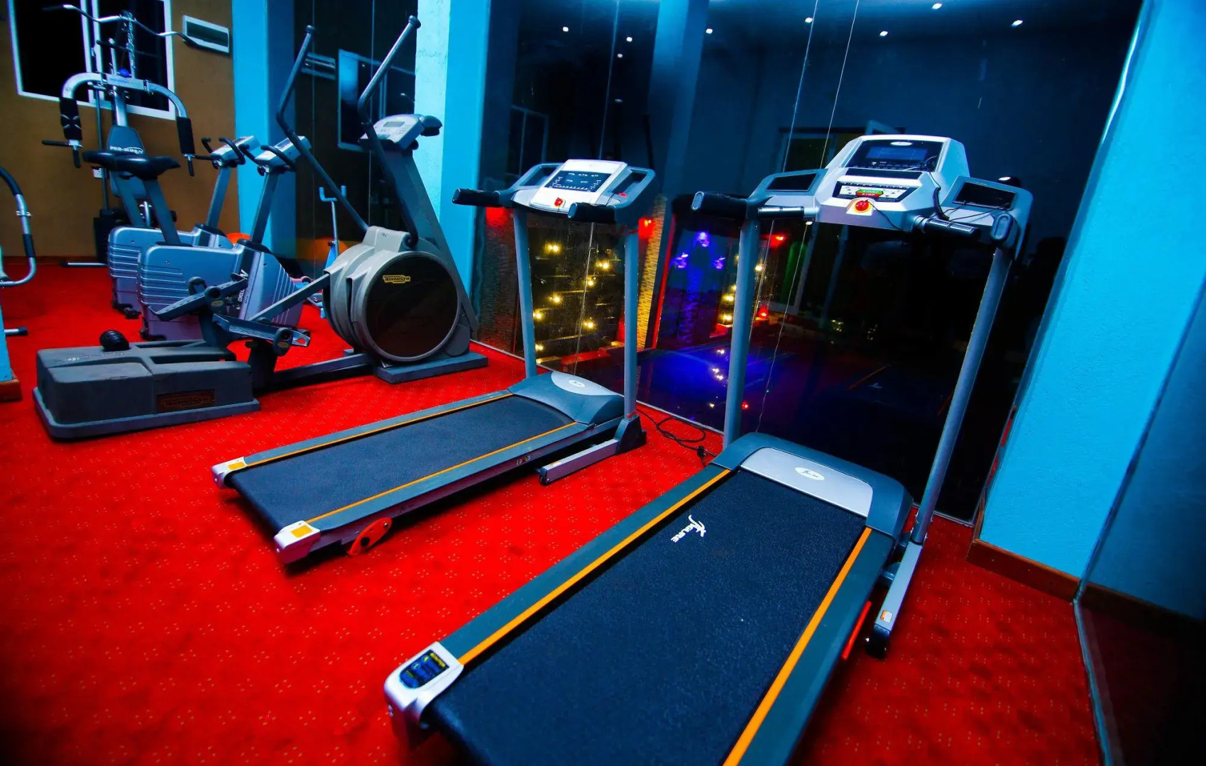 Отель White House