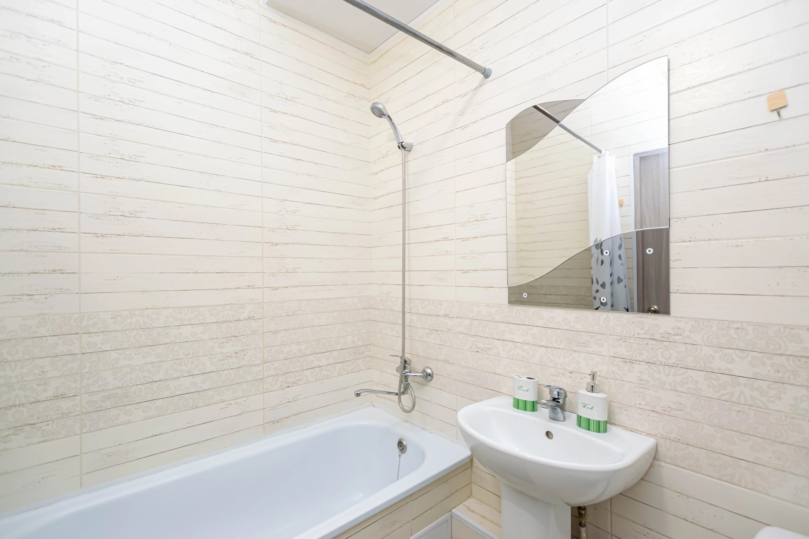 Квартира Двухкомнатная у Комсомольской площади