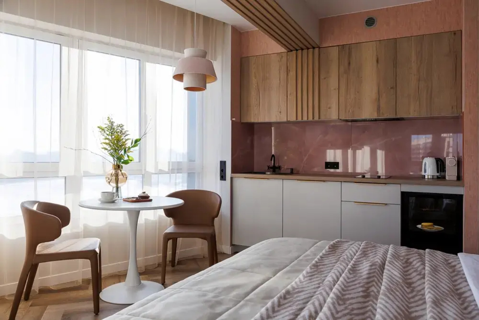 Апартаменты More View - с залипательным видом на реку | Rasco Home