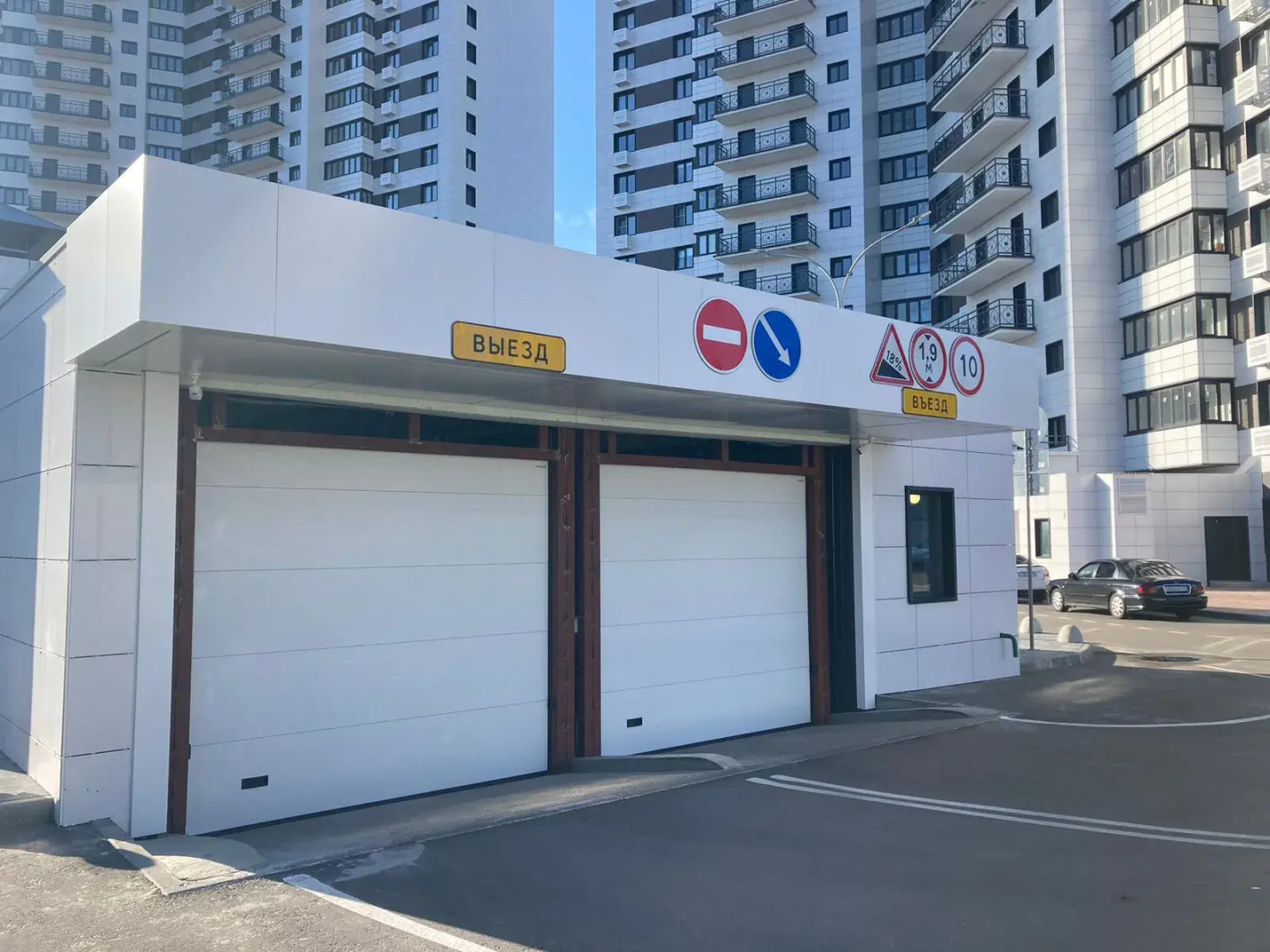 Апартаменты на 45 Стрелковой Дивизии с платным паркингом, близко от Областной детской больнице и РЖД