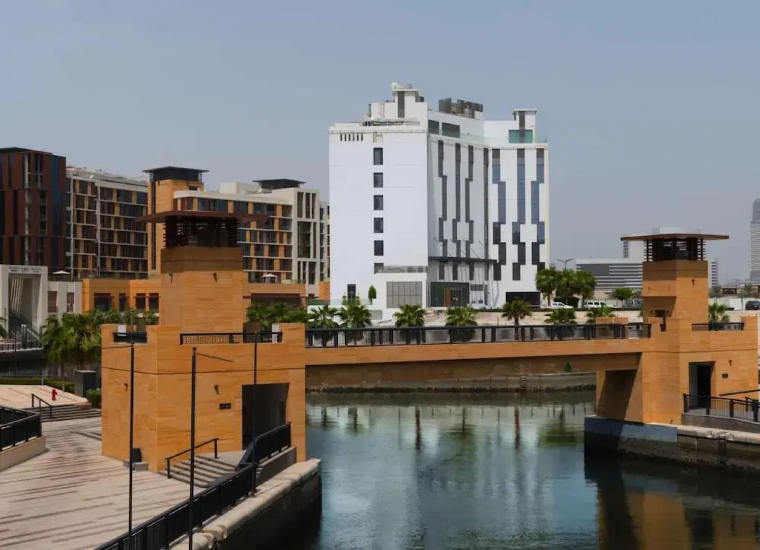 Отель IntercityHotel Dubai Jaddaf Waterfront