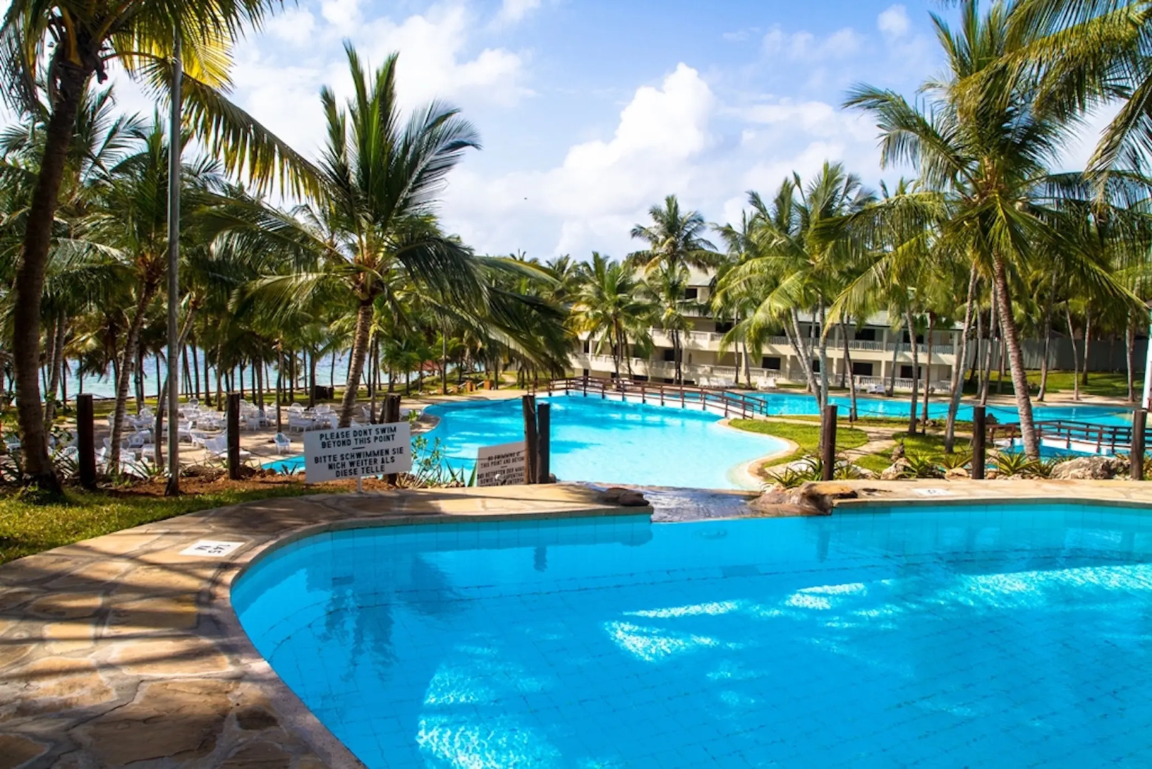 Отель Flamingo Beach Resort & Spa