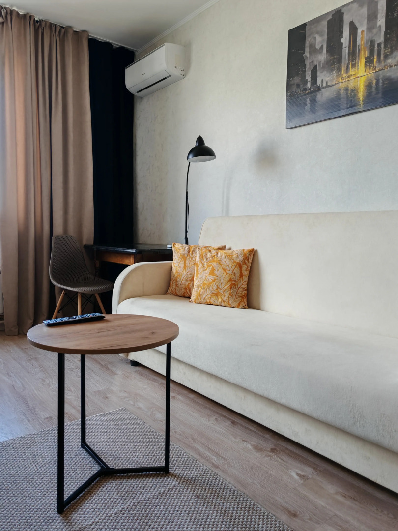 Апартаменты Просторная Двух Комнатная Квартира с Парковкой во дворе