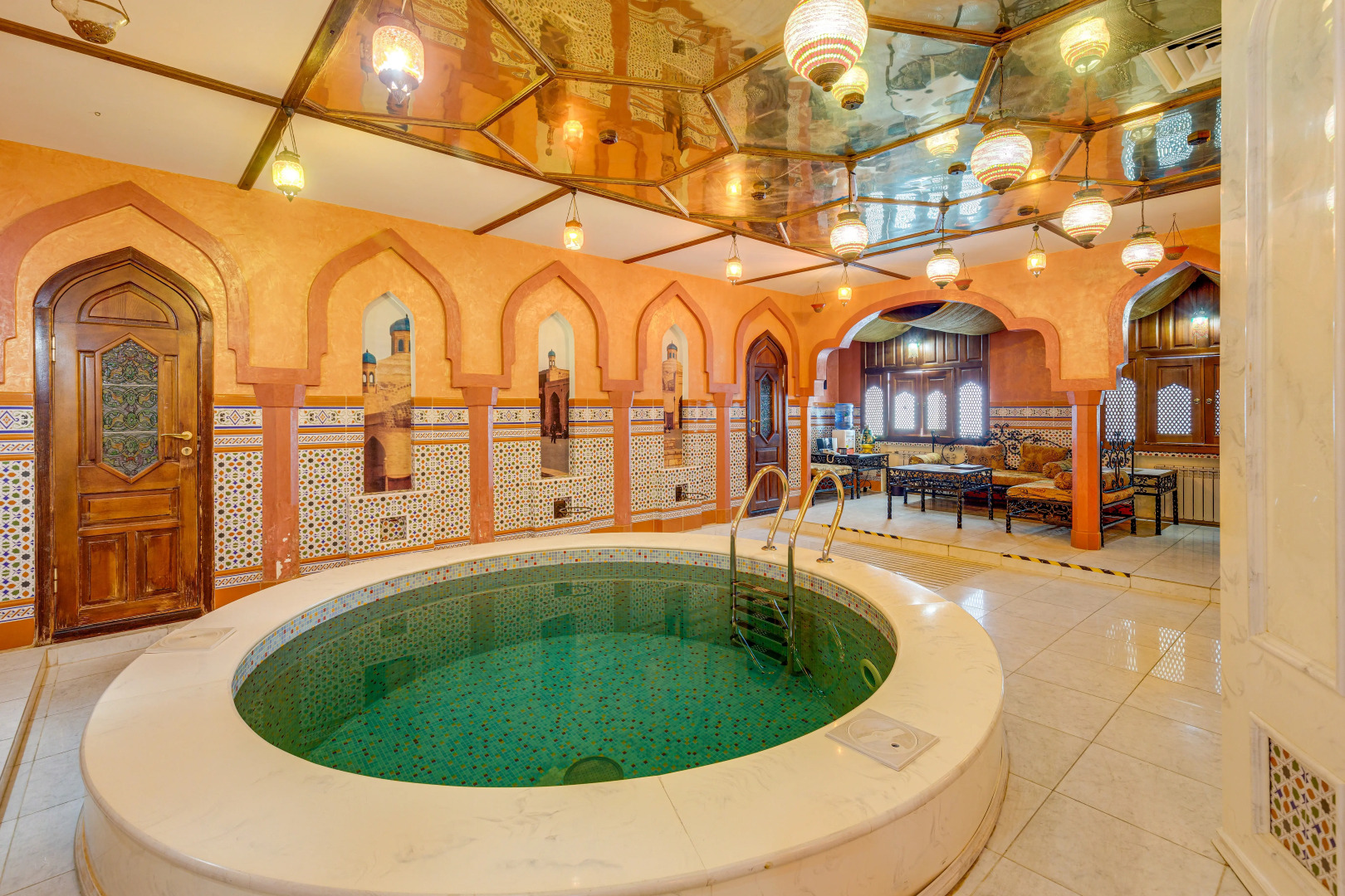 Отель Аврора