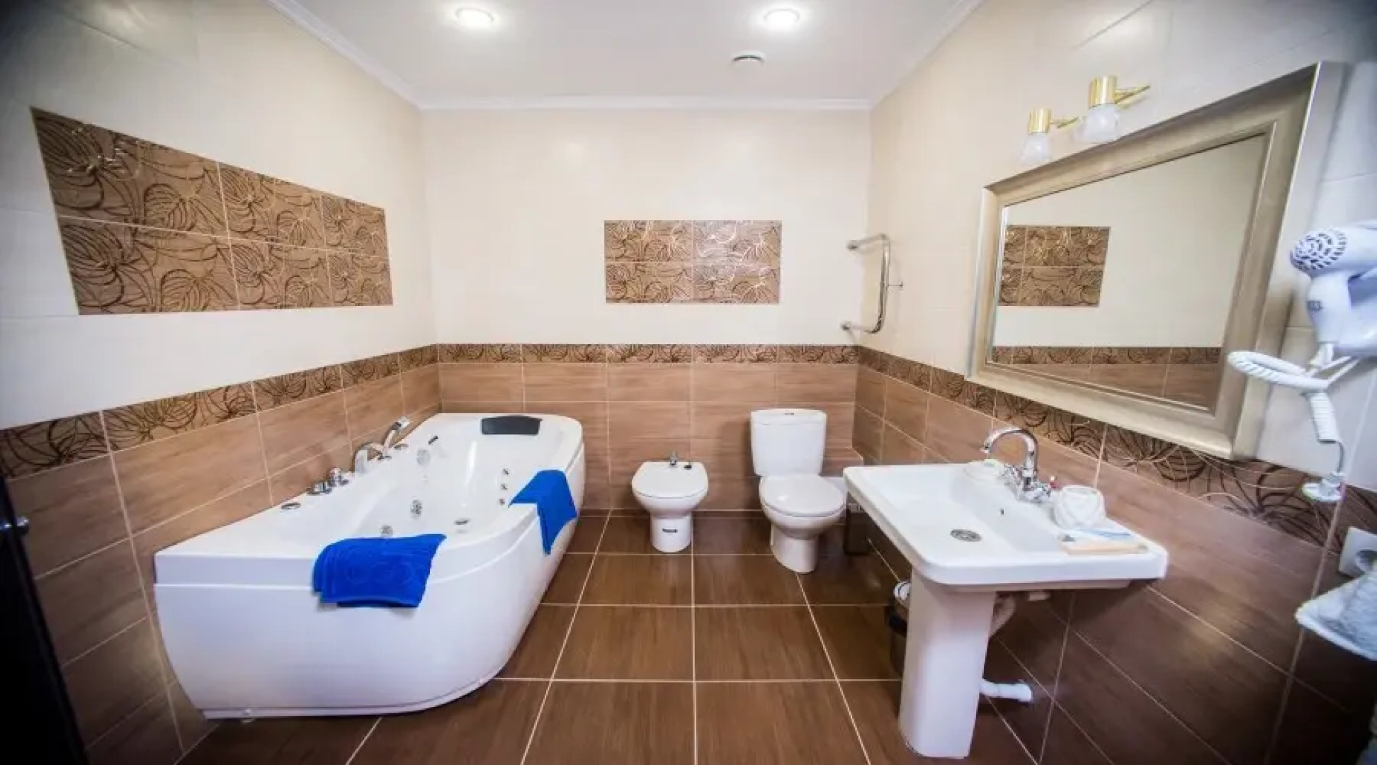 Отель Глобус