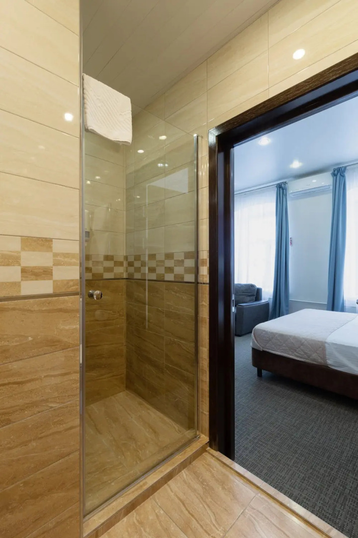 Отель Артхофф