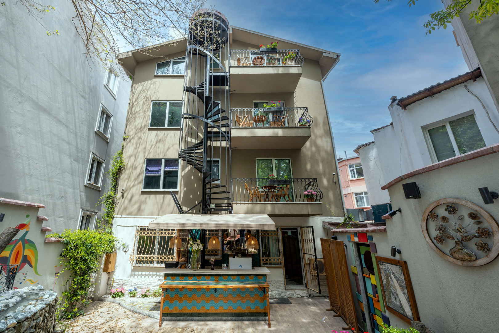 Отель The Marions Suite