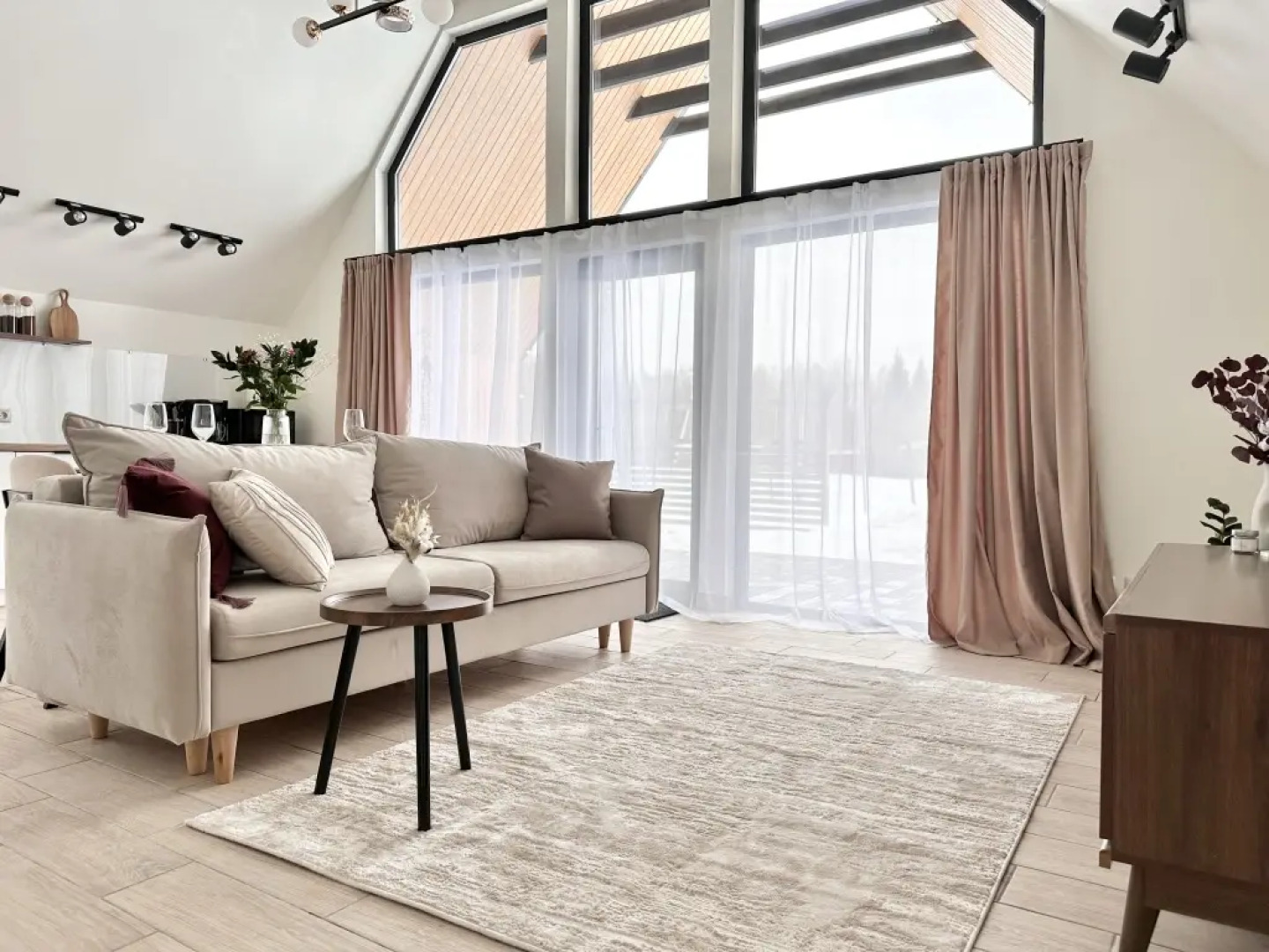 Частный Дом Барнхаус №5 с дровяной баней и горячим Чаном на 6 человек