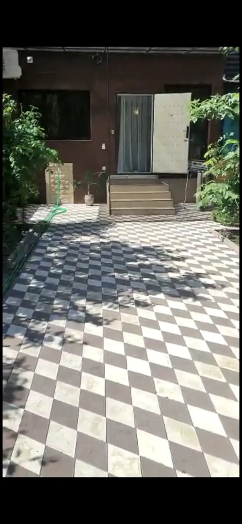 Апартаменты "Эленика" 2-х комнатная Квартира с выходом в парк в Центре города