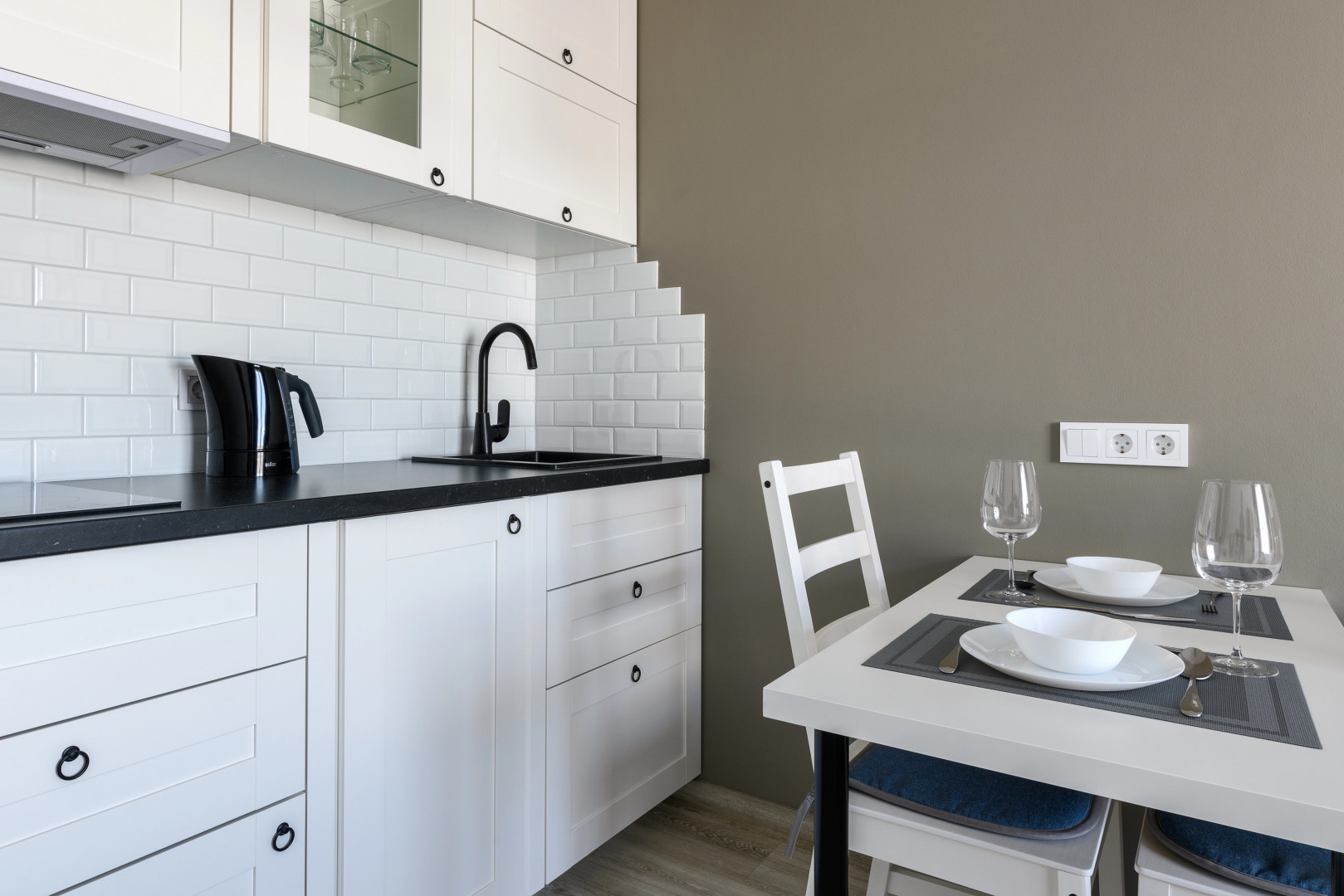 Апартаменты White & Grey