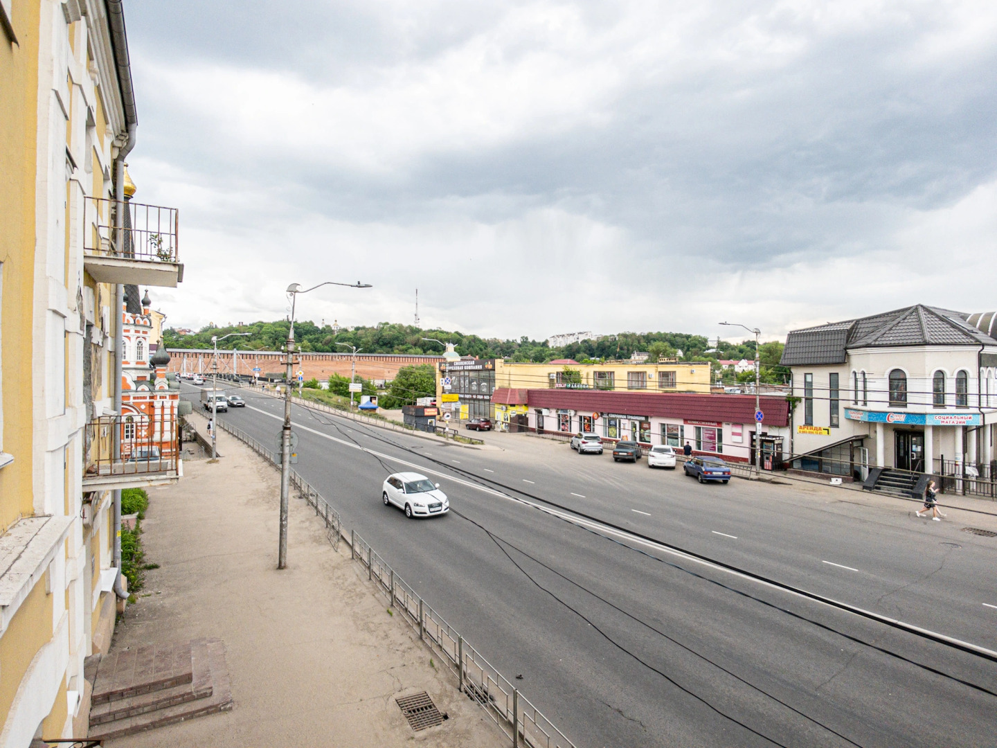 Апартаменты четырехкомнатные с видом на крепостную стену