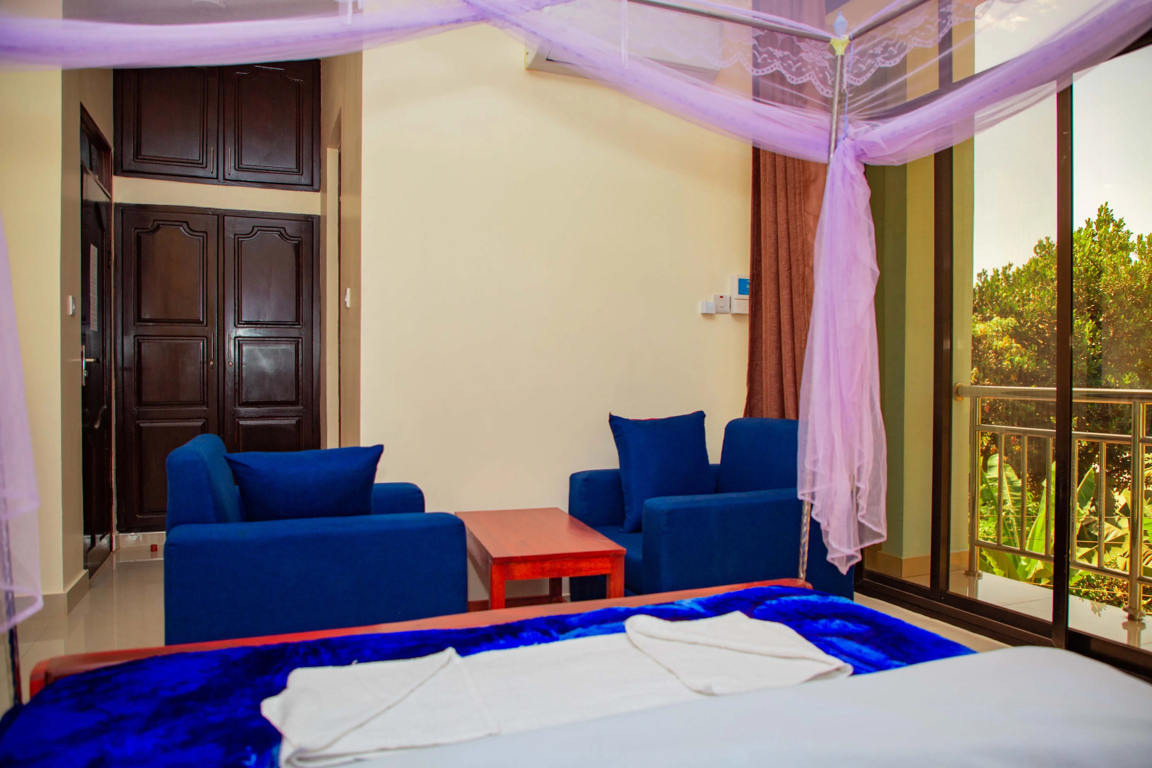 Отель Kilimanjaro White House