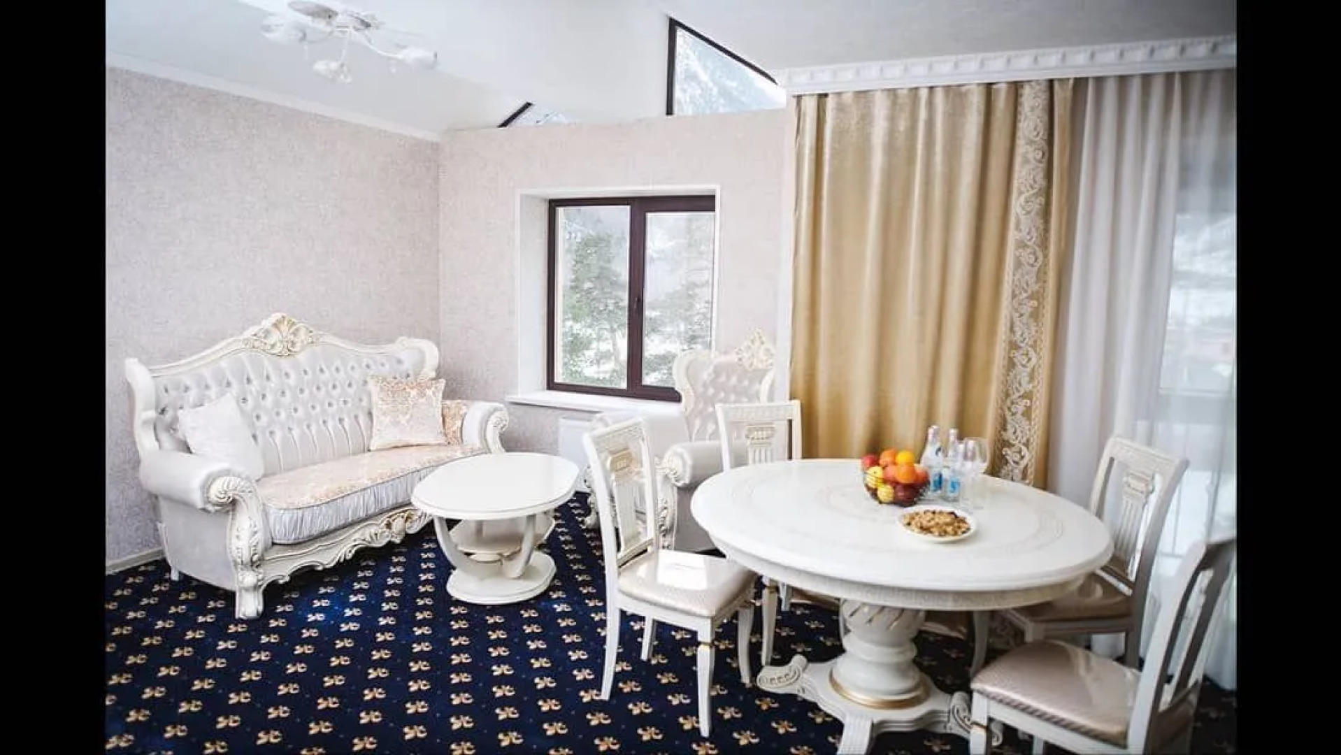 Отель Эльбрус Плаза (Elbrus Plaza)