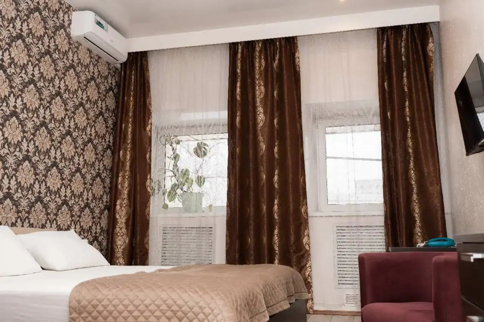 Отель Надежда