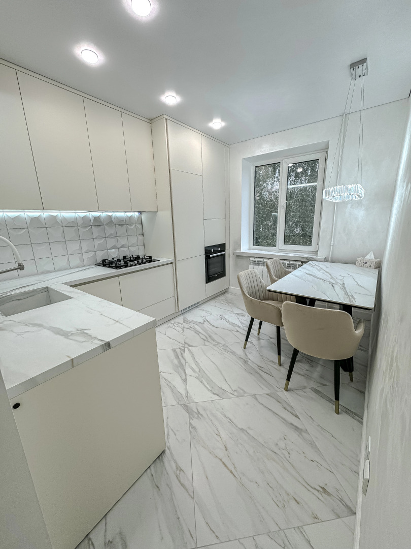 Апартаменты на Чкалова после ремонта, 2 комнаты: гостиная и спальня