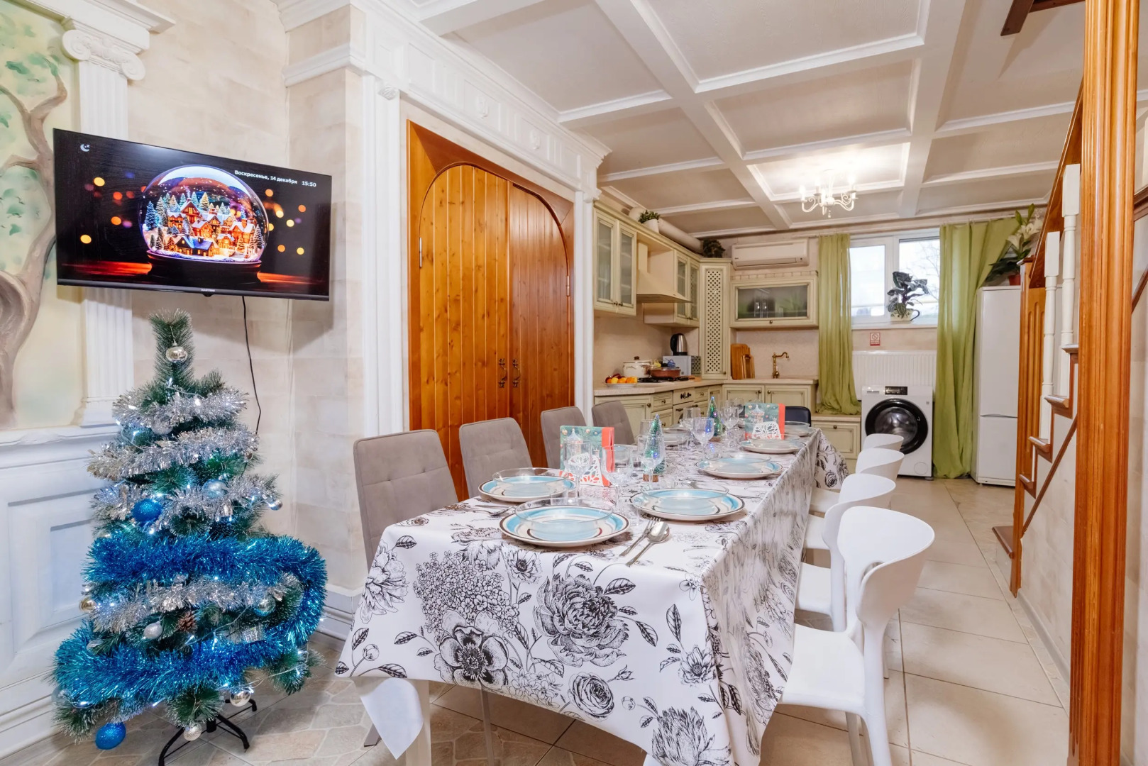 Частный дом Дом в Центре на Адмирала Крюйса до 15 чел в 100 м Аква парк и пляж