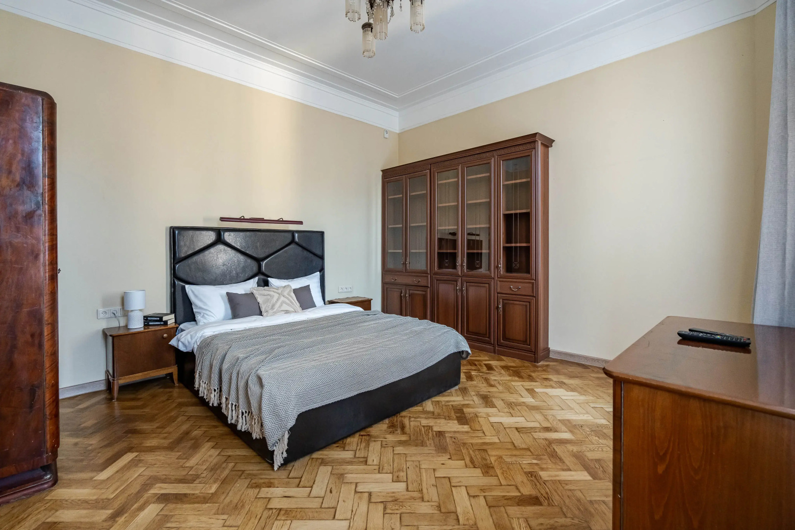 Квартира писателя в центре Петербурга с бесплатной парковкой