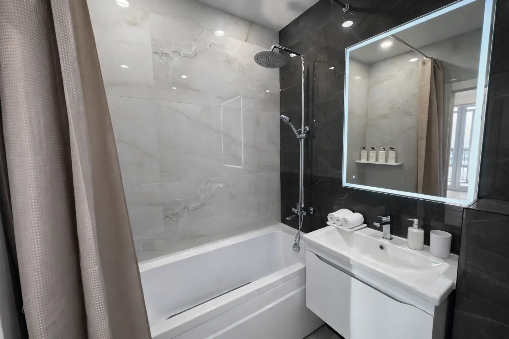 Апартаменты Ak Bars Arena & Aquapark Riviera LUX, 10 min to Centr