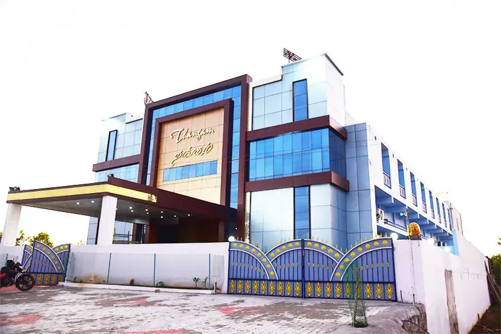 Отель Thangam Residency