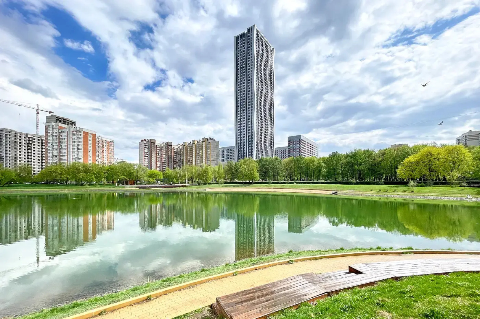 Квартира Уютная студия возле метро и пруда