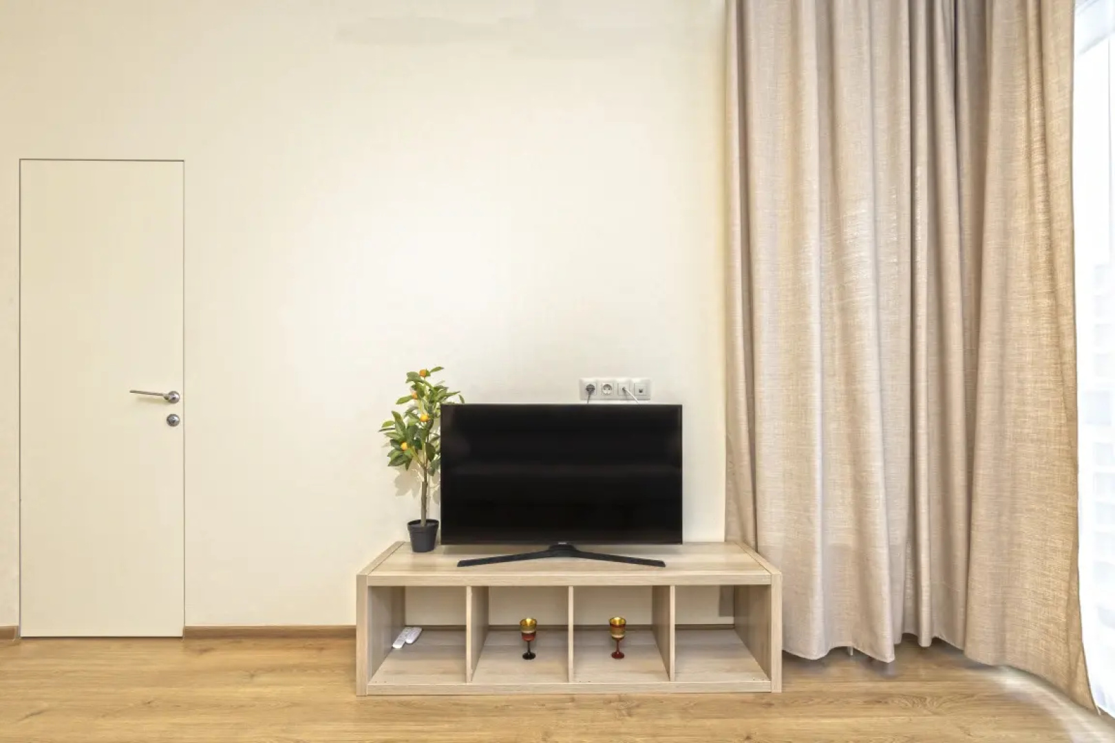 Апартаменты с Балконом Elite Apartments