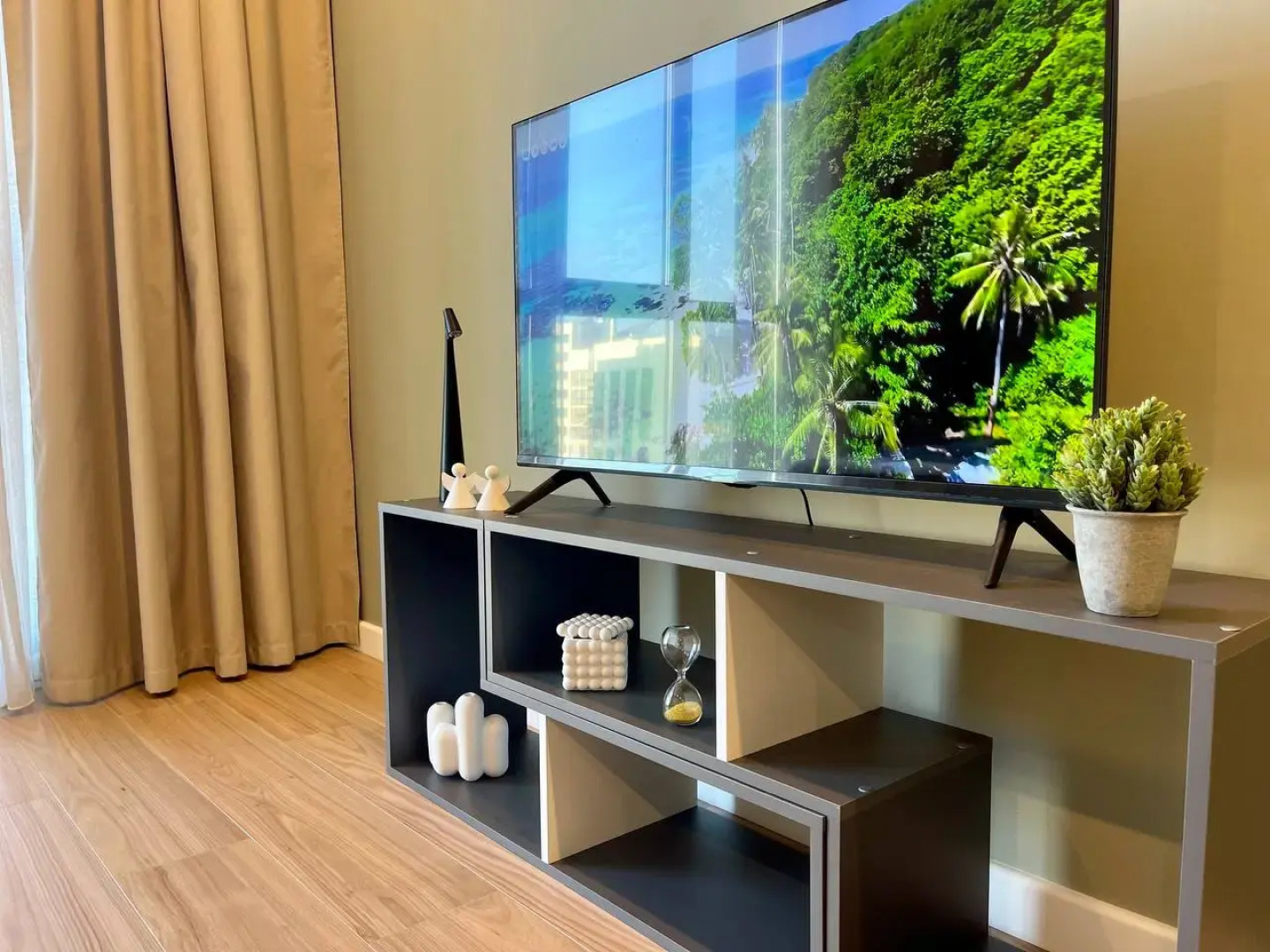 Квартира Новая с Панорамными Окнами Высокий Этаж