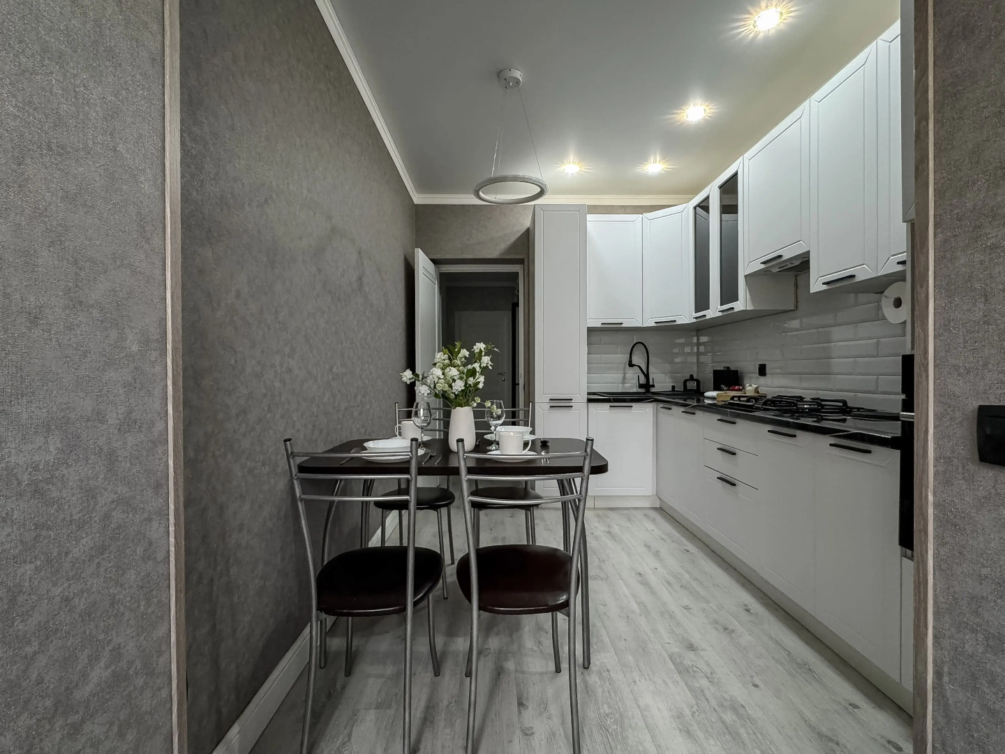 Квартира Green Fox 3-комнатная. 15 минут до центра