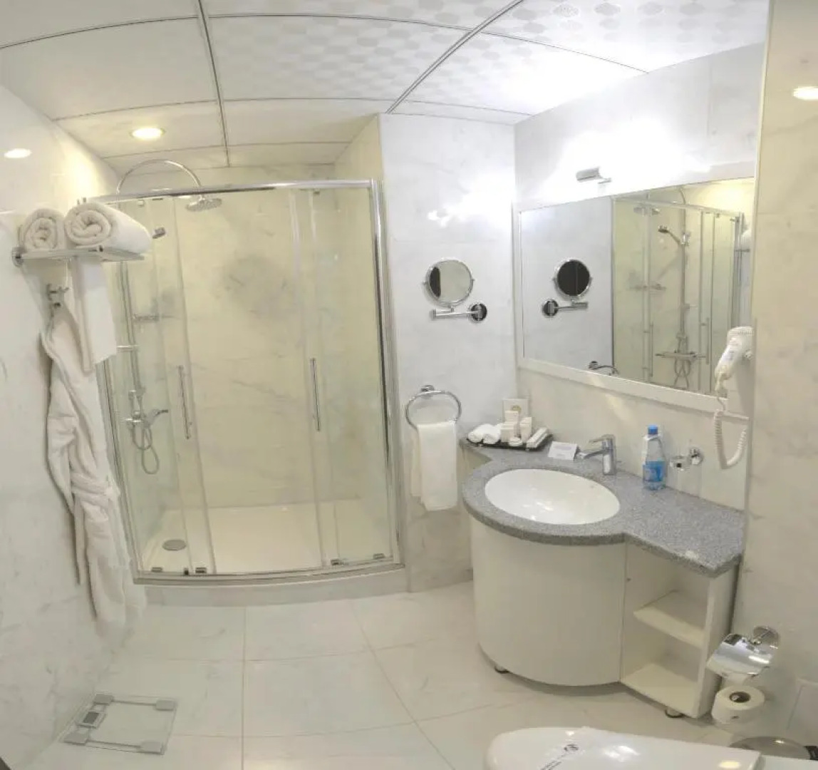 Отель Ramada by Wyndham Bishkek Centre