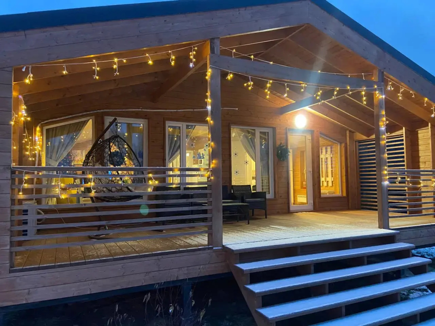 Частный дом комфортный со столом для пинг-понга и батутом