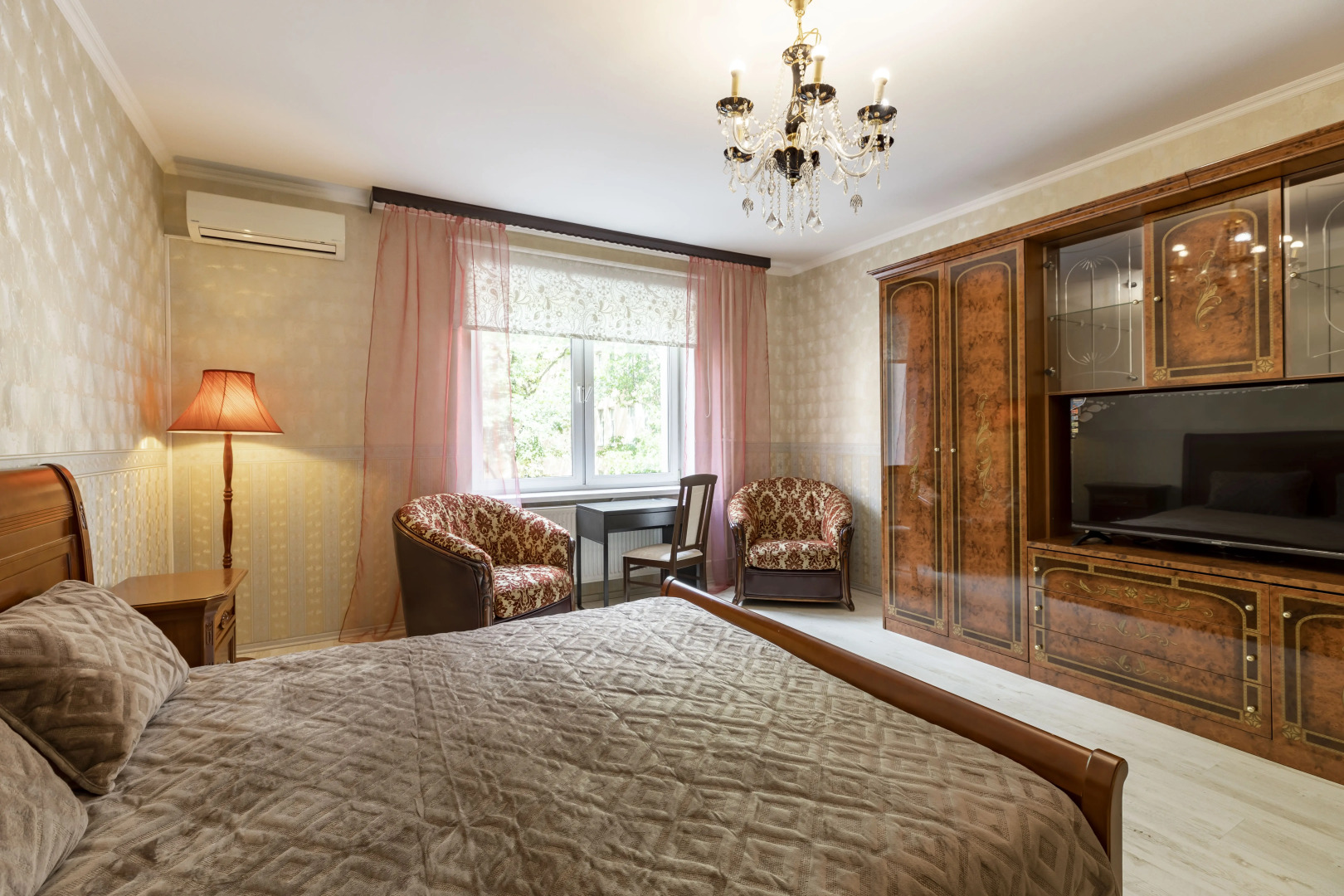 Апартаменты на Моисеенко 3 DereMRents ДереМРентс