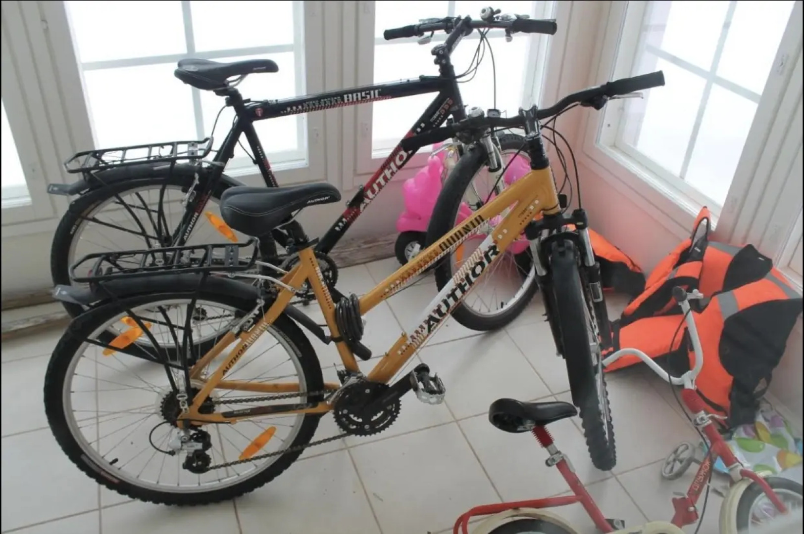 Частный Дом Коттедж с Тремя Спальнями