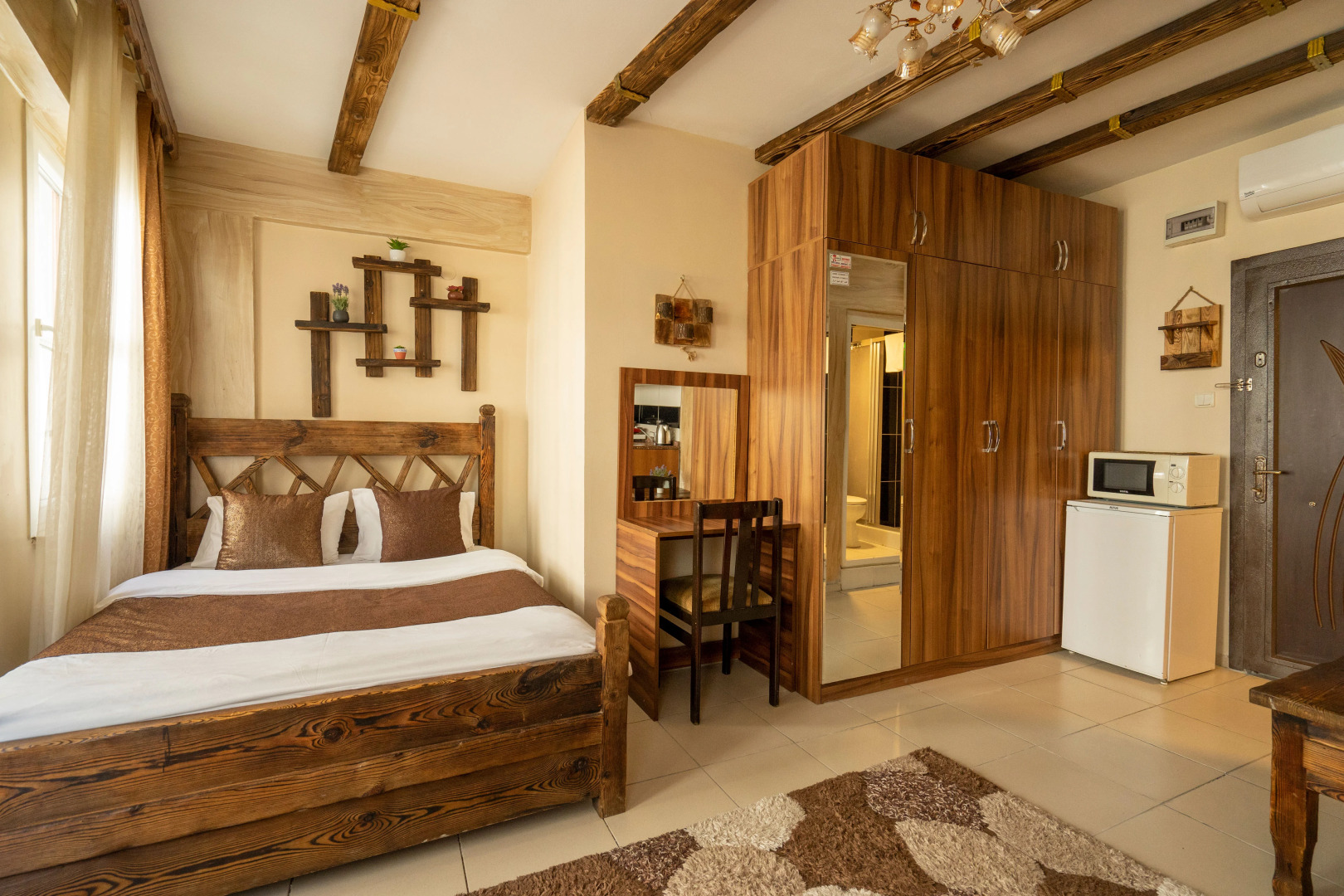 Pi Home & Apartments