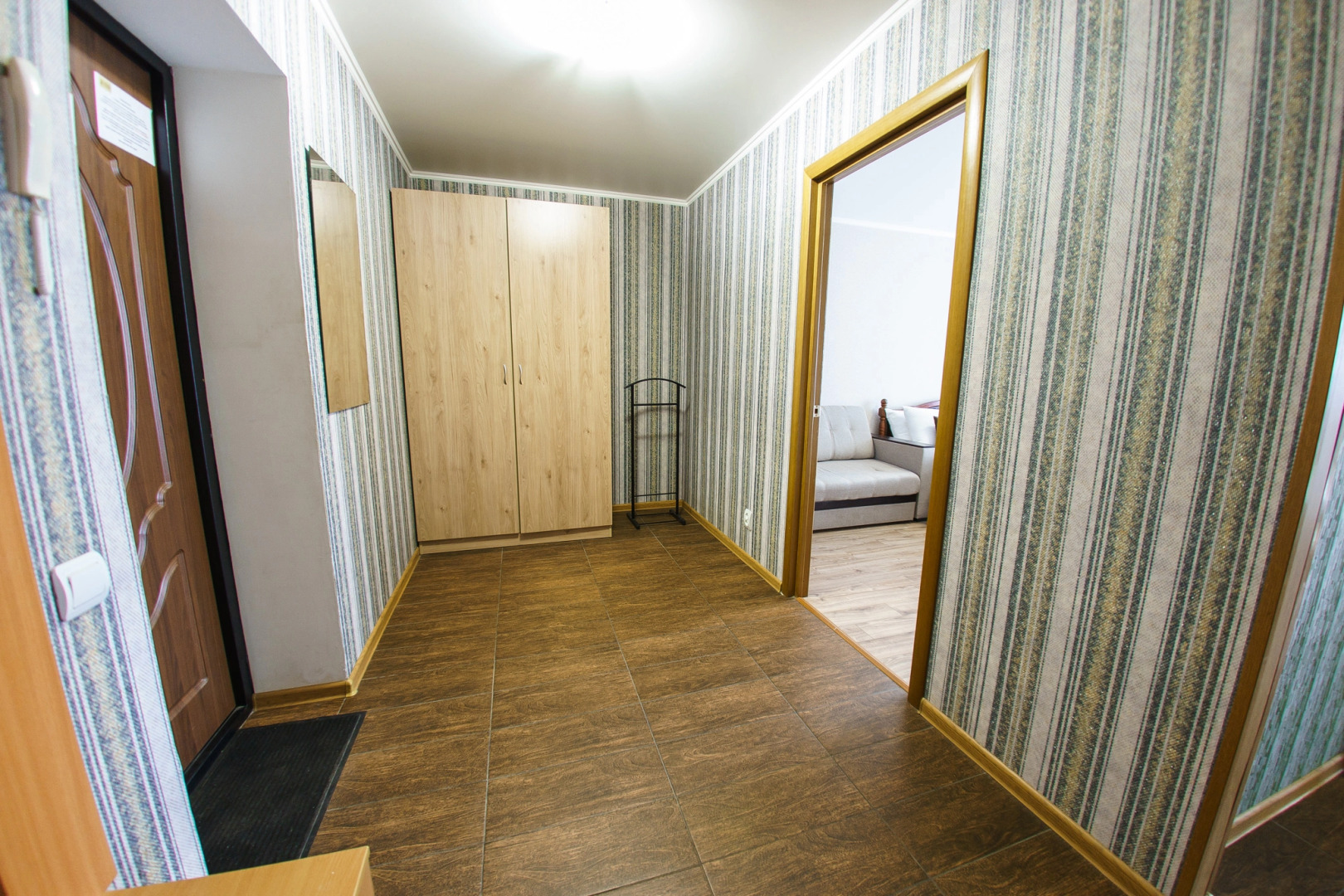 Апартаменты Inndays на Луначарского 49-1