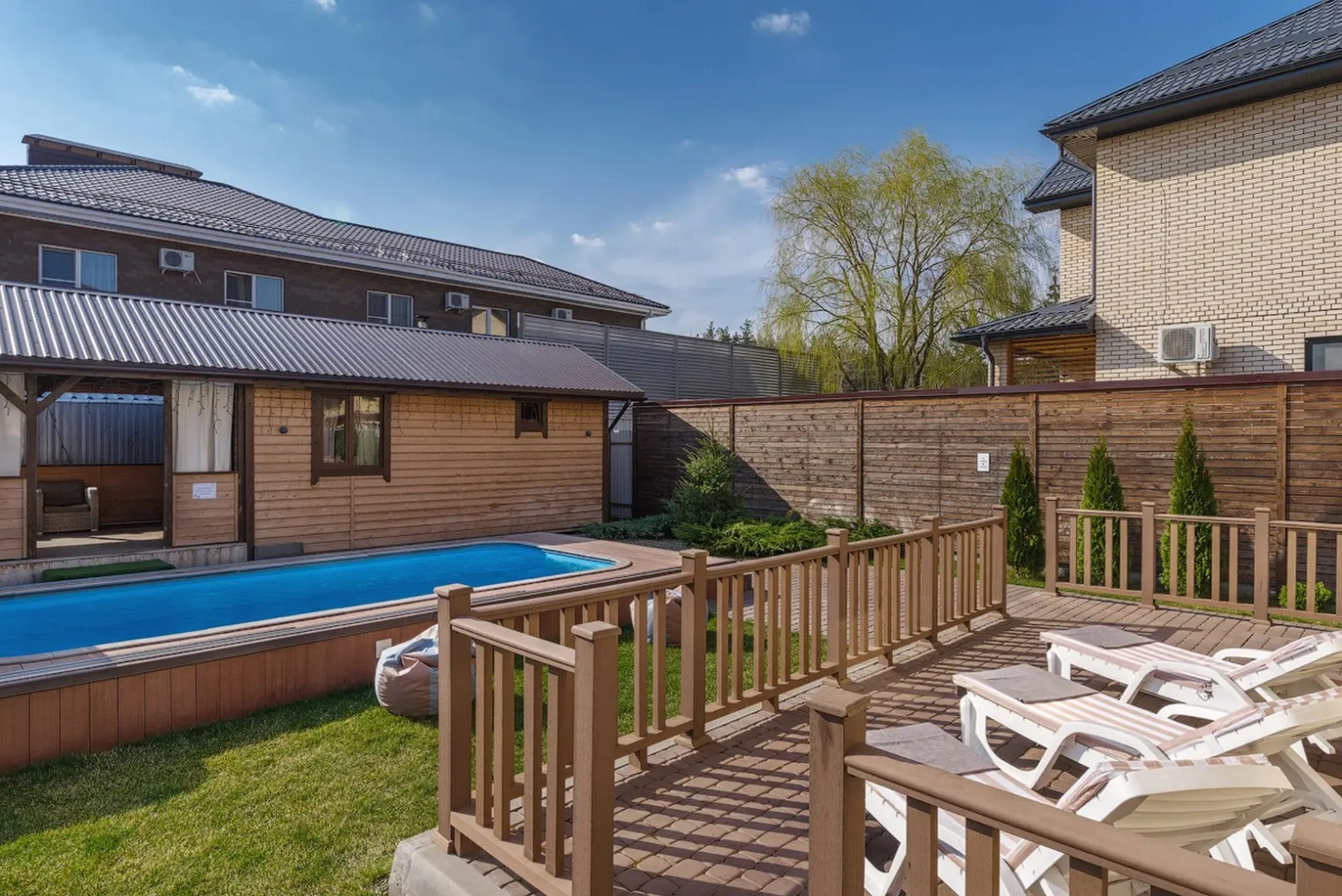 Частный дом Речной клуб Коттедж Малиновый с тёплым бассейном и баней