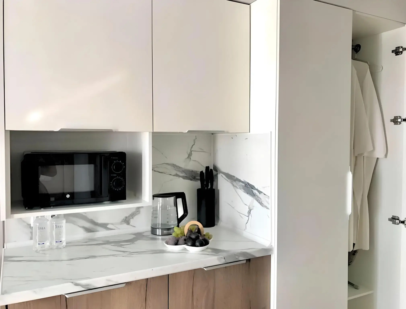 Апартаменты АК Миррор на Учительской