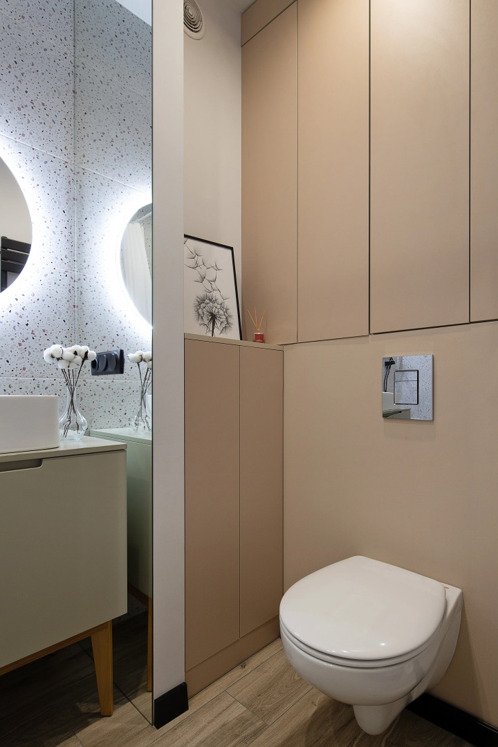 Апартаменты улучшенные в новом доме с качелей