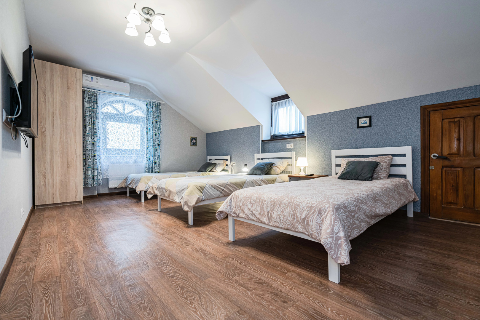 Квартира Трехкомнатная Московская 12