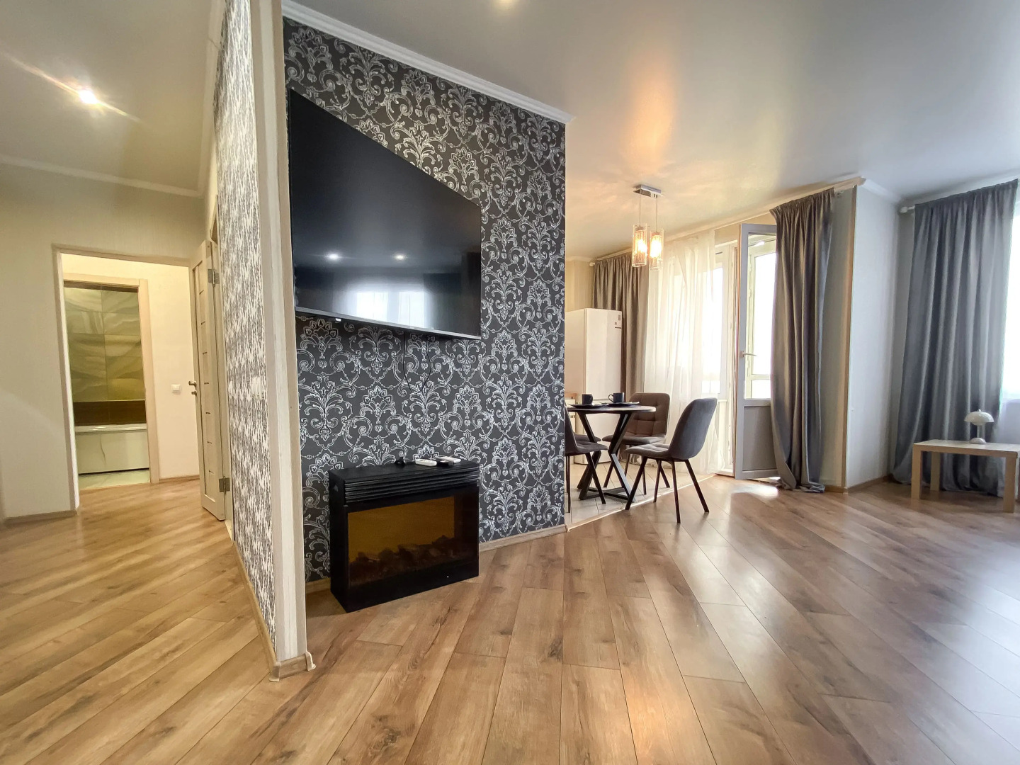 Апартаменты с камином и видом на реку у ТЦ Аквамолл