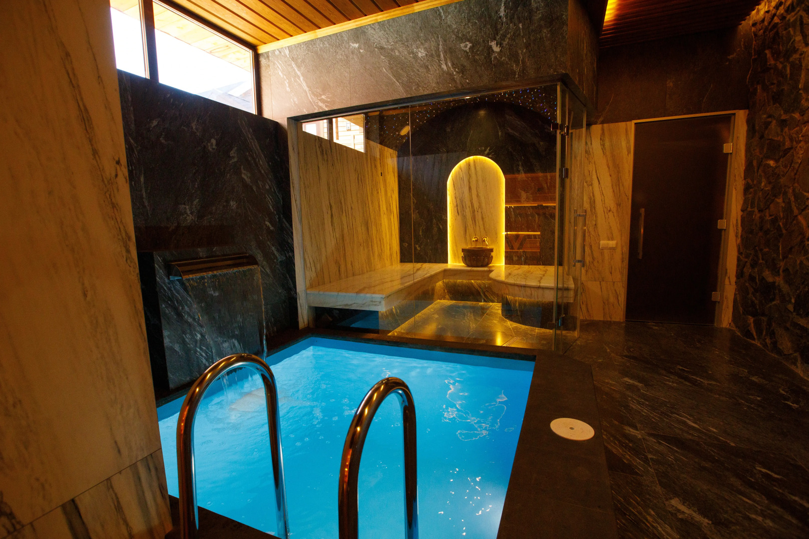 Отель "Гризли", Архыз