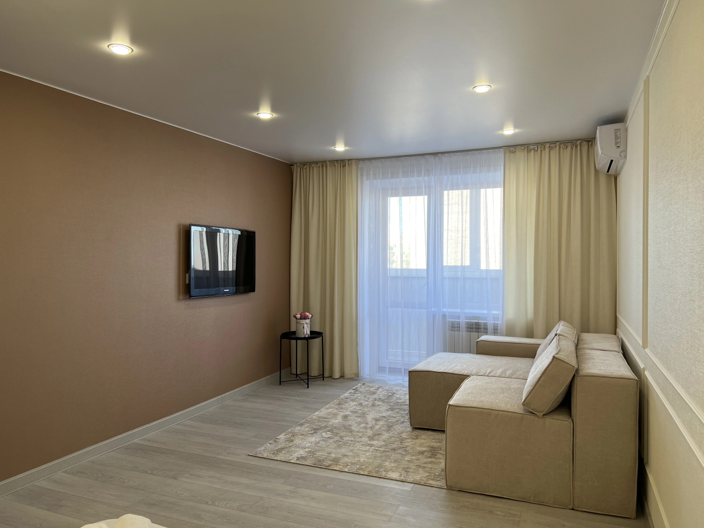 Апартаменты Дизайнерские "Batman-House"