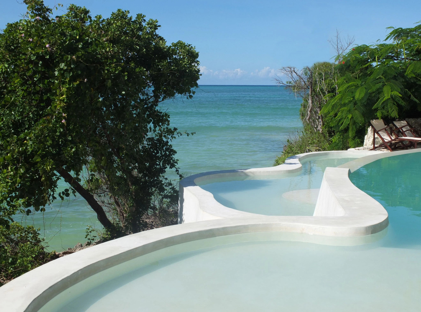 Курортный отель Qambani Luxury Resort