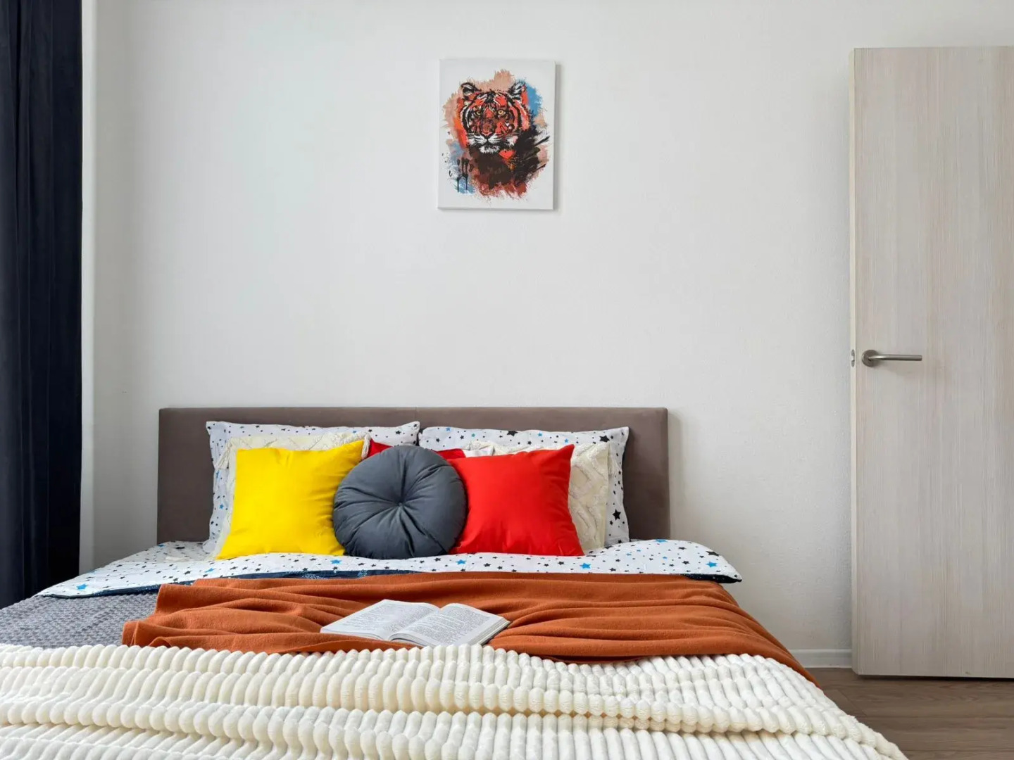 Квартира Двухкомнатная просторная и уютная ArtApart