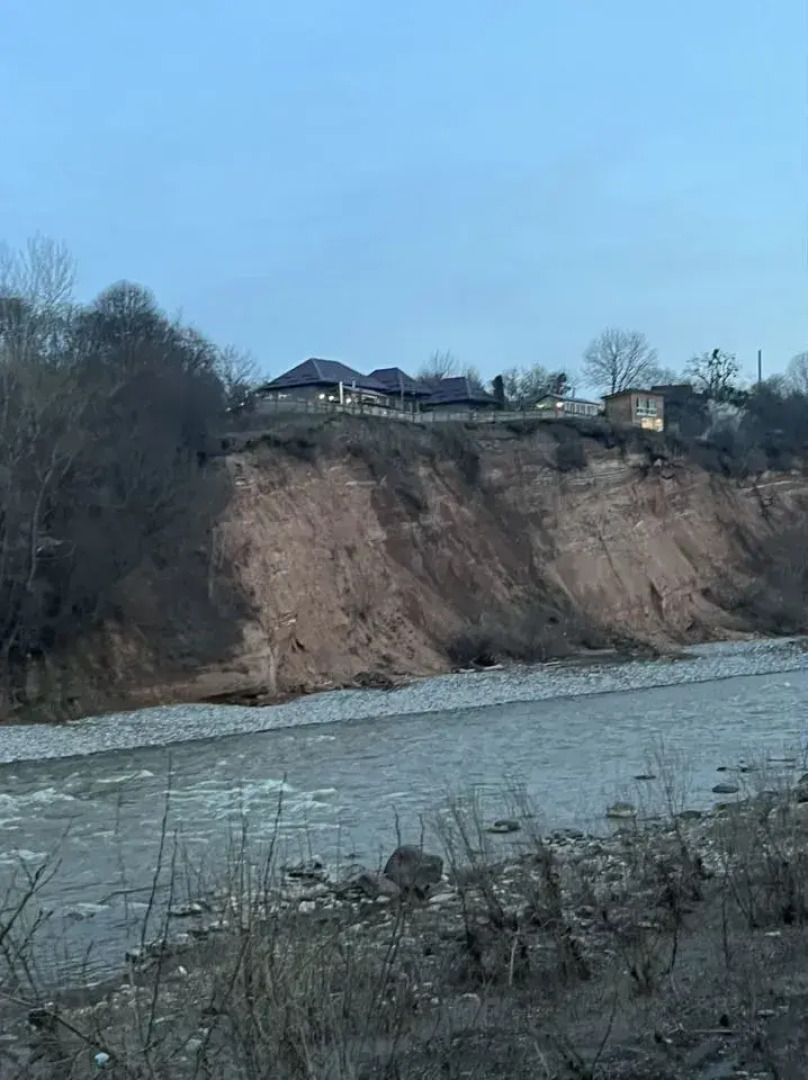 Частный дом с бассейном