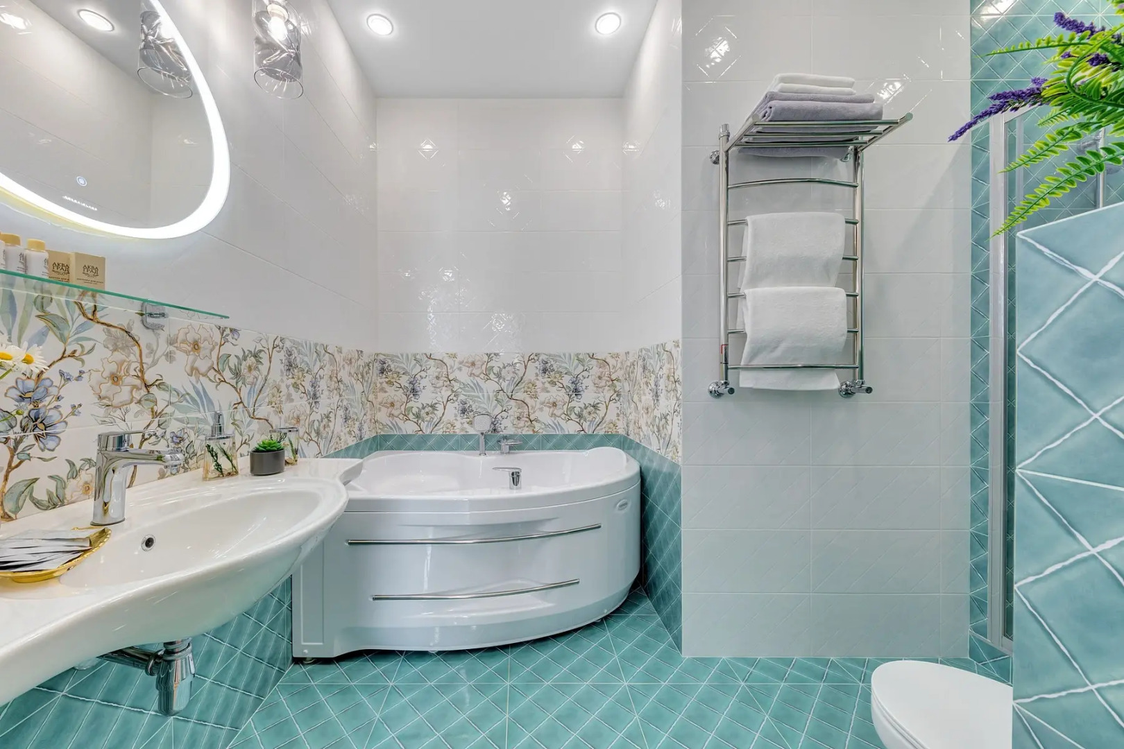 Апартаменты Люкс с большой ванной и видом на горы Sea Breeze & SPA