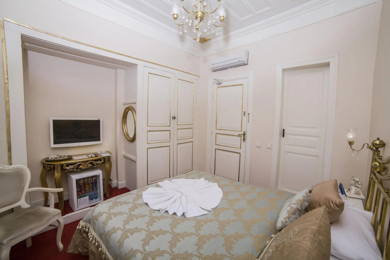 Отель HHK Hotel