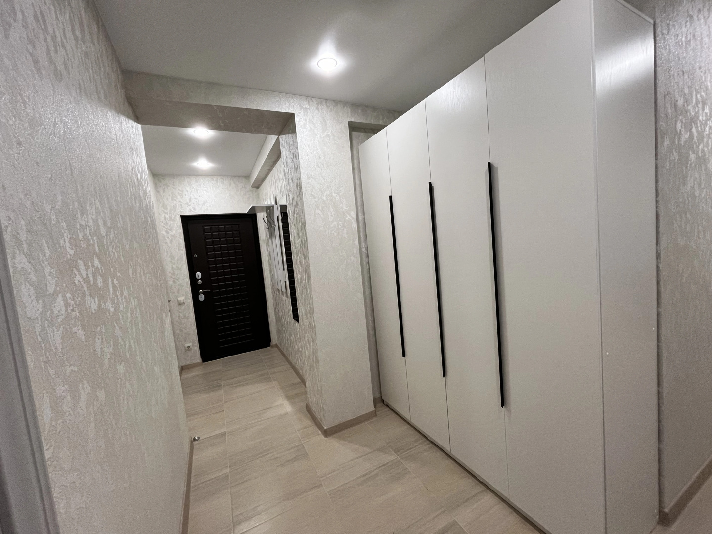 Квартира Апартаменты в Центре Гагры с Видом на Море и Горы