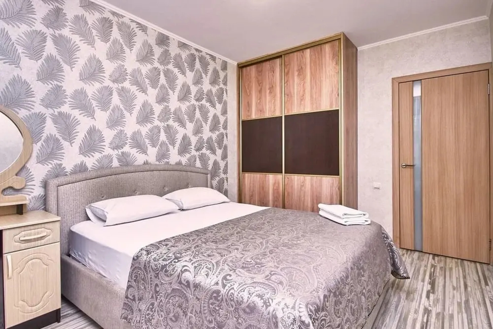 Апартаменты Двухкомнатные Ул. Учебная, 15 Лагерный сад клиника Савиных