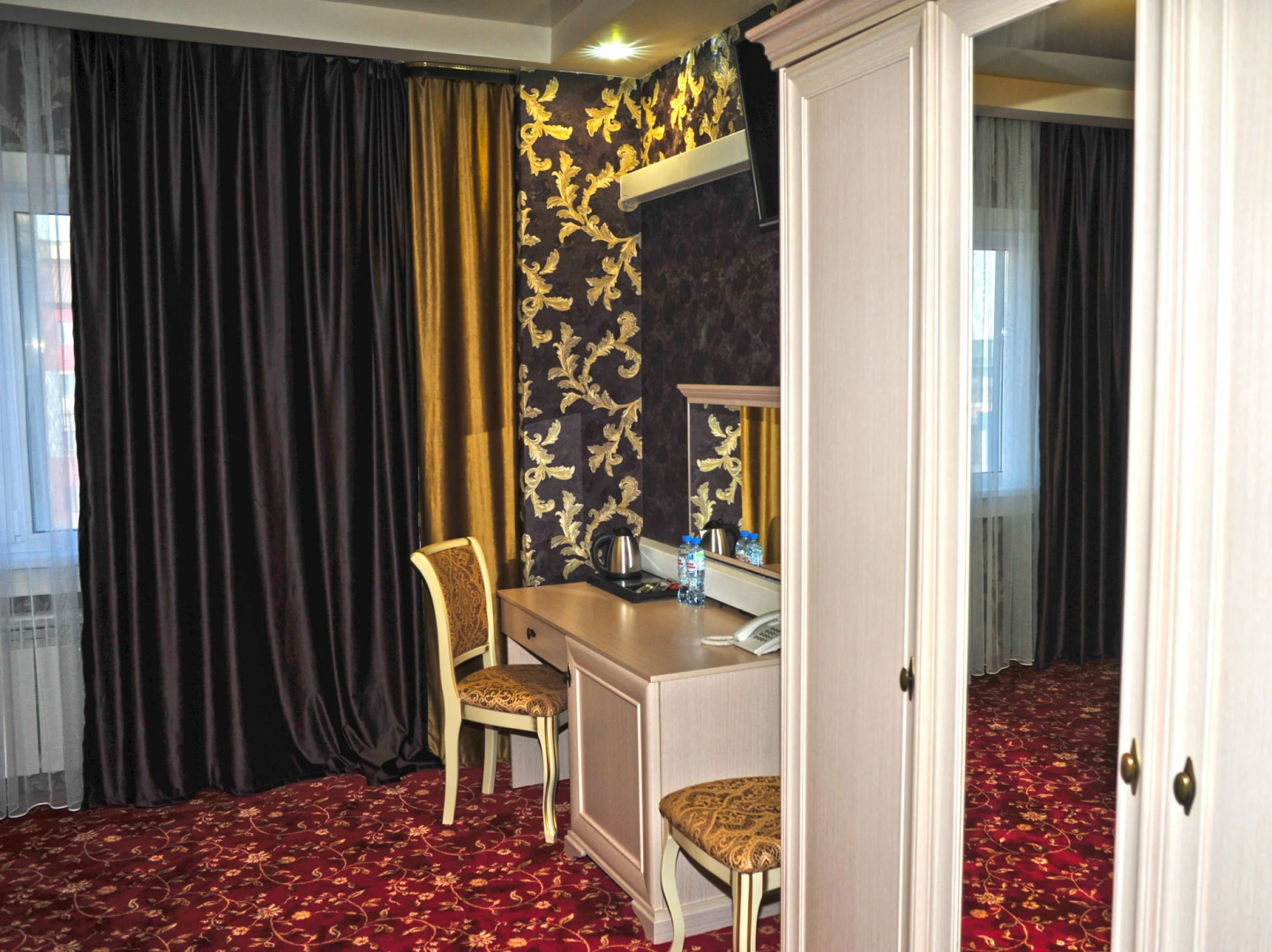 Отель Континент