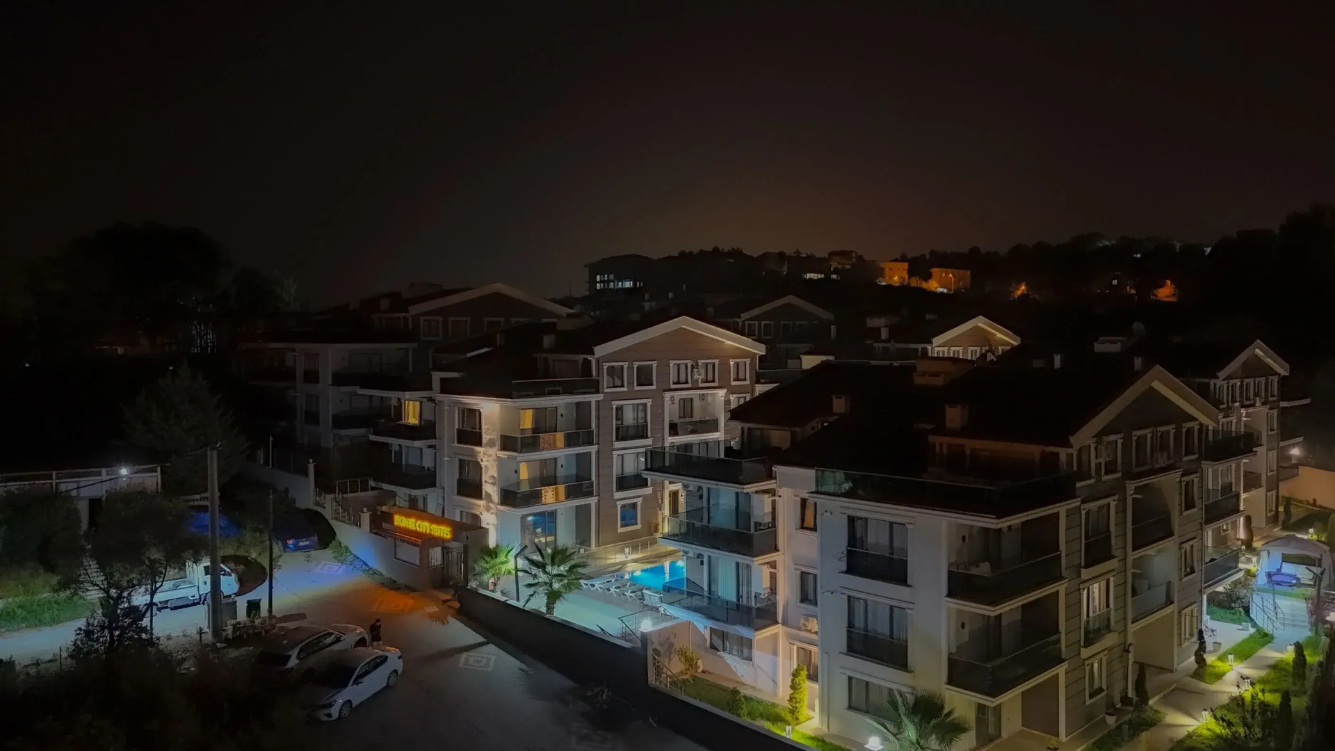 Апарт-отель Flower City Suits