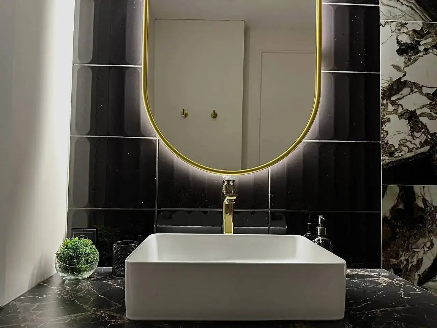 Квартира Поделам Дизайнерская на 14 этаже у арены Трактор